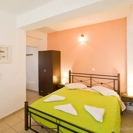 Santorini Palace Hotell 4*